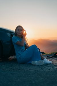 Dreamy Portrait & Cargirl Shooting Karlsruhe | Golden Hour mit Luisa in Baden-Württemberg
