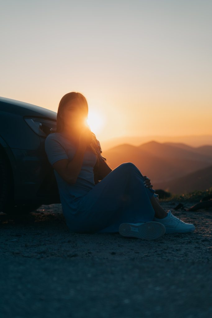 Frau Cargirl Fotoshooting Idee Sonneuntergang Kleid Bruchsal